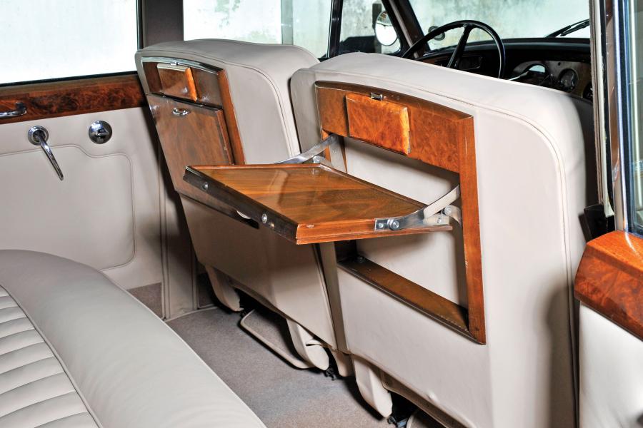 Интерьер Bentley S3 Saloon 1962 года  (фото 5 из 14)